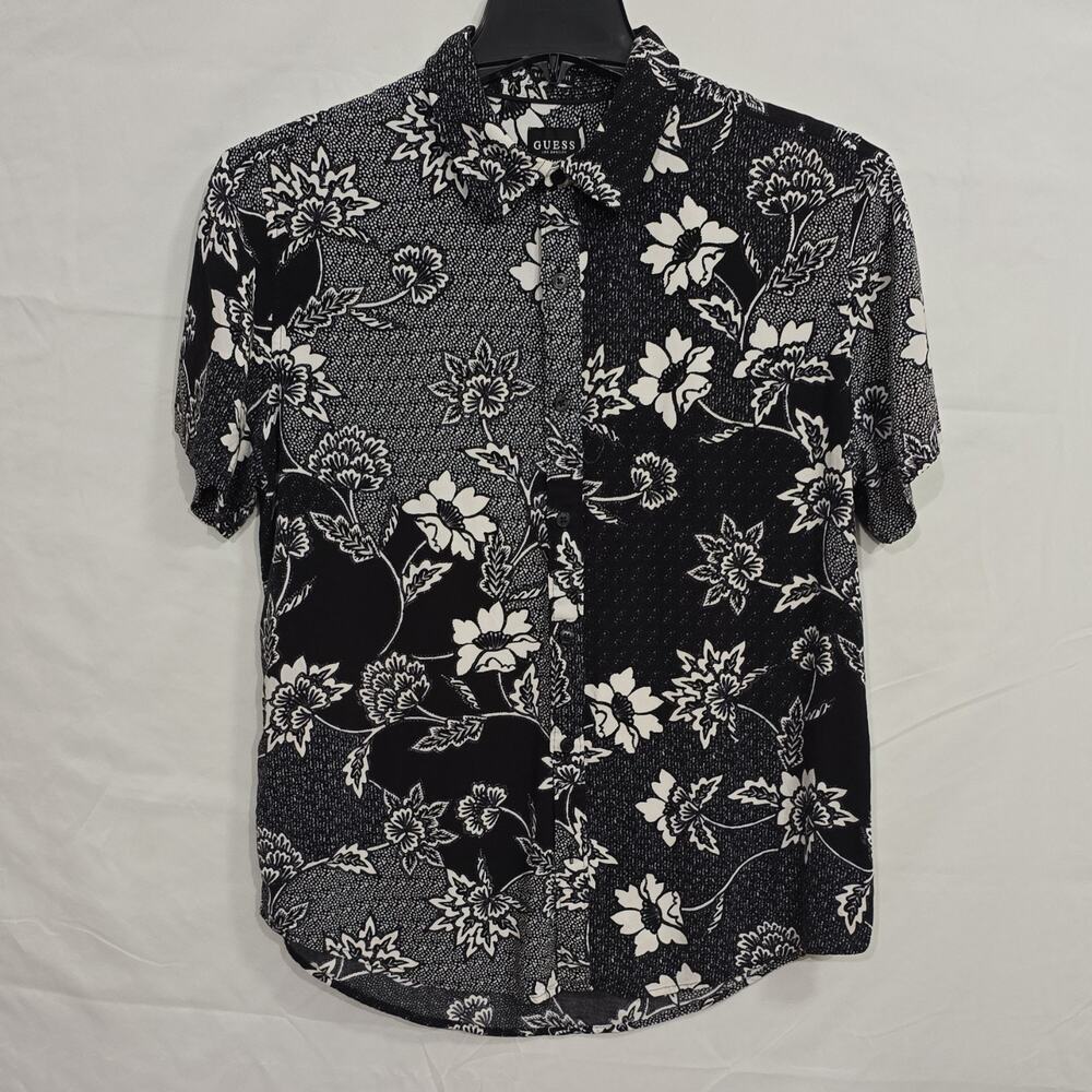 GUESS Mens M Black White Floral Button-Up Collared Short Sleeve Rayon Woven